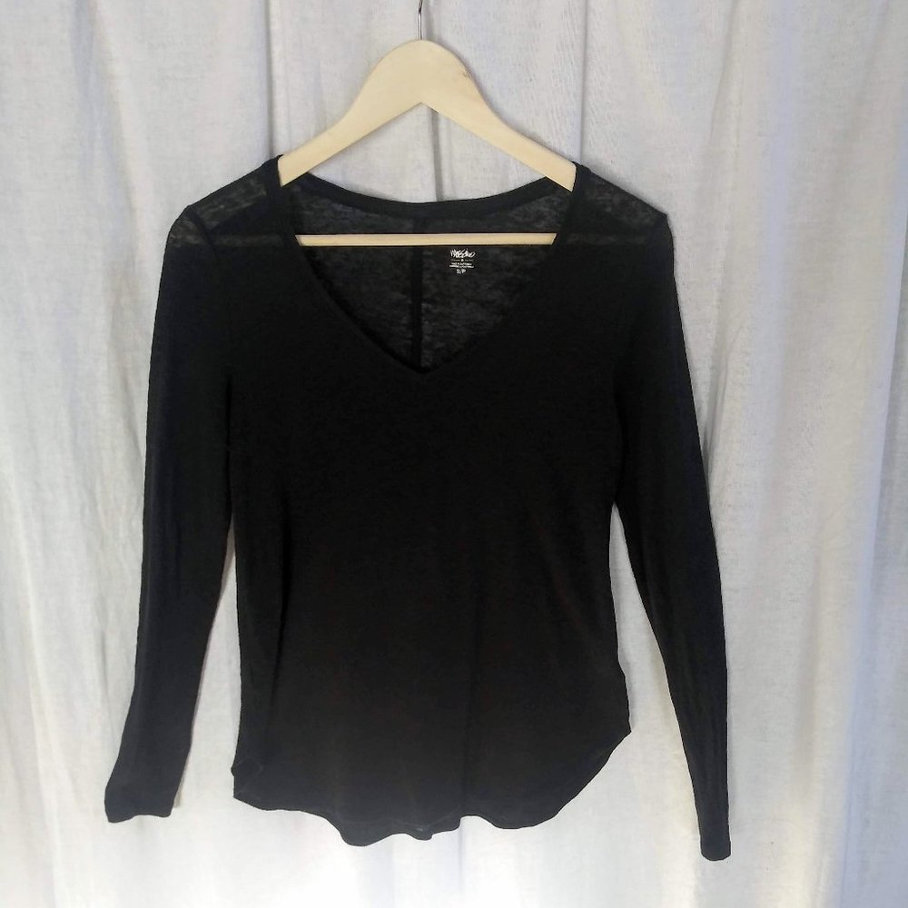 Mossimo Black V-neck long sleeve Tee S